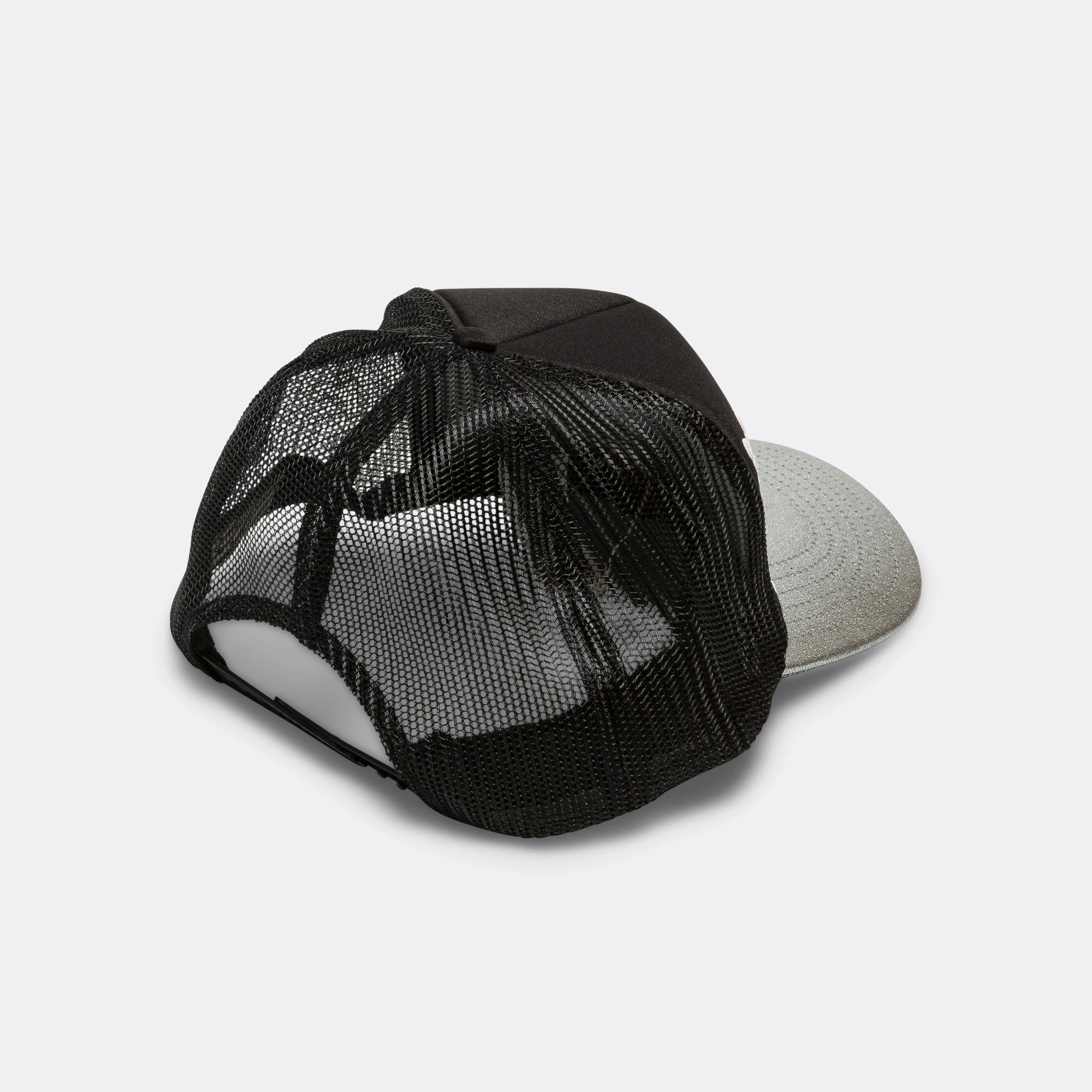 KOUNTRY PEARL Clutcher Silver Brim Truck Cap - Black
