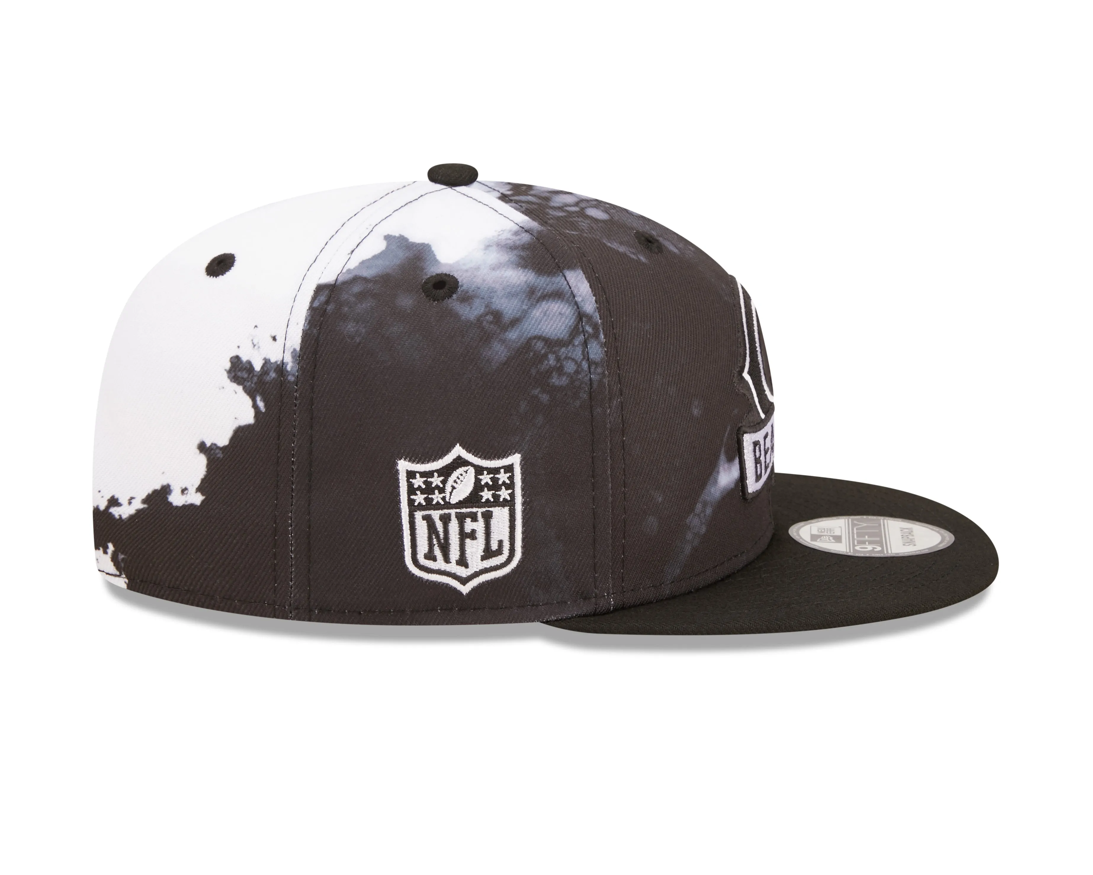 Men's Chicago Bears New Era Black Ink 2022 NFL Sideline Primary Logo 9FIFTY Snapback Adjustable Hat
