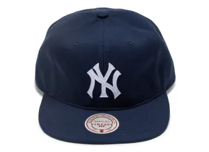 Mitchell & Ness MLB New York Yankees Vintage Strapback Hat xld