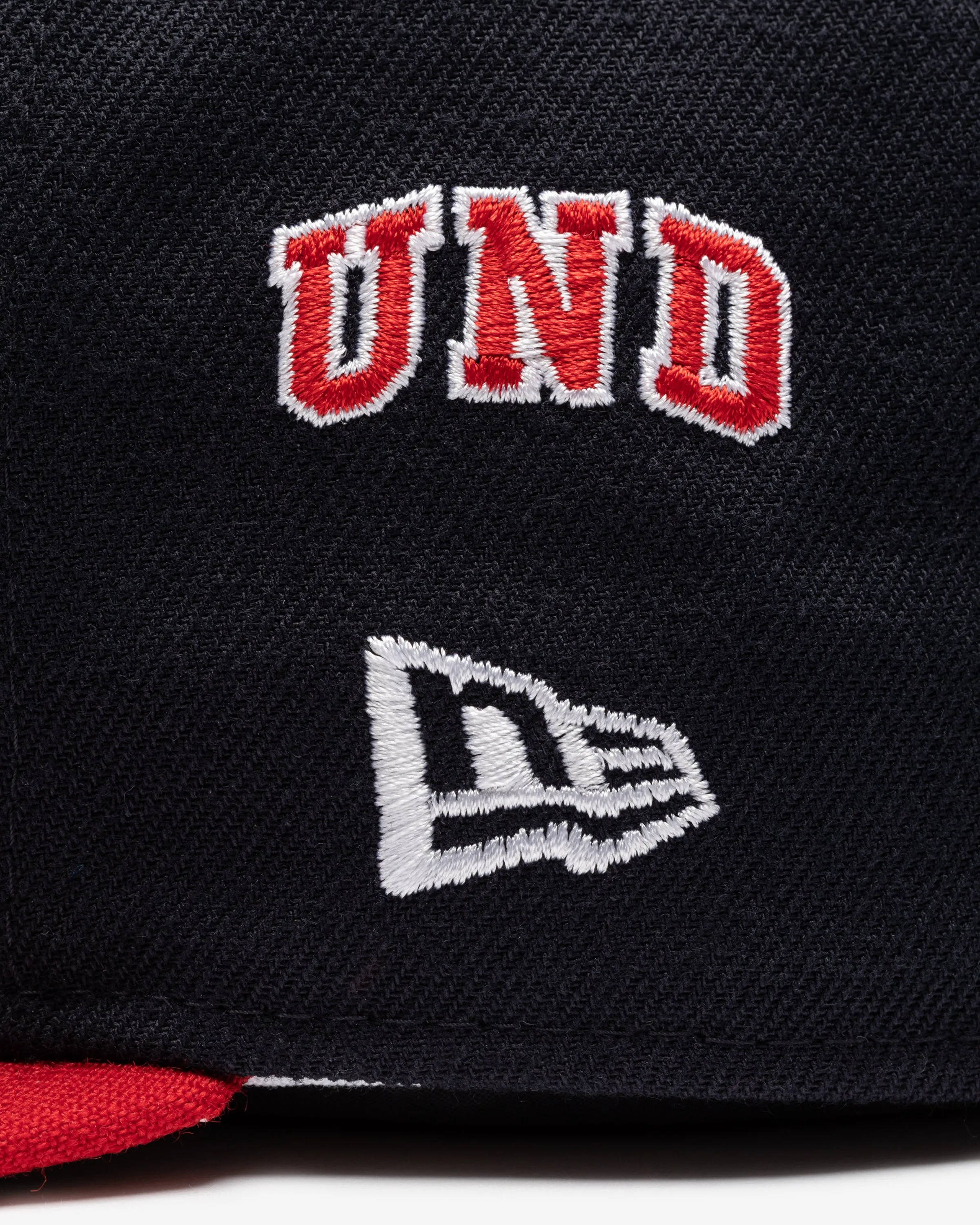 UNDEFEATED X NE X MLB FITTED - ATLANTA BRAVES
