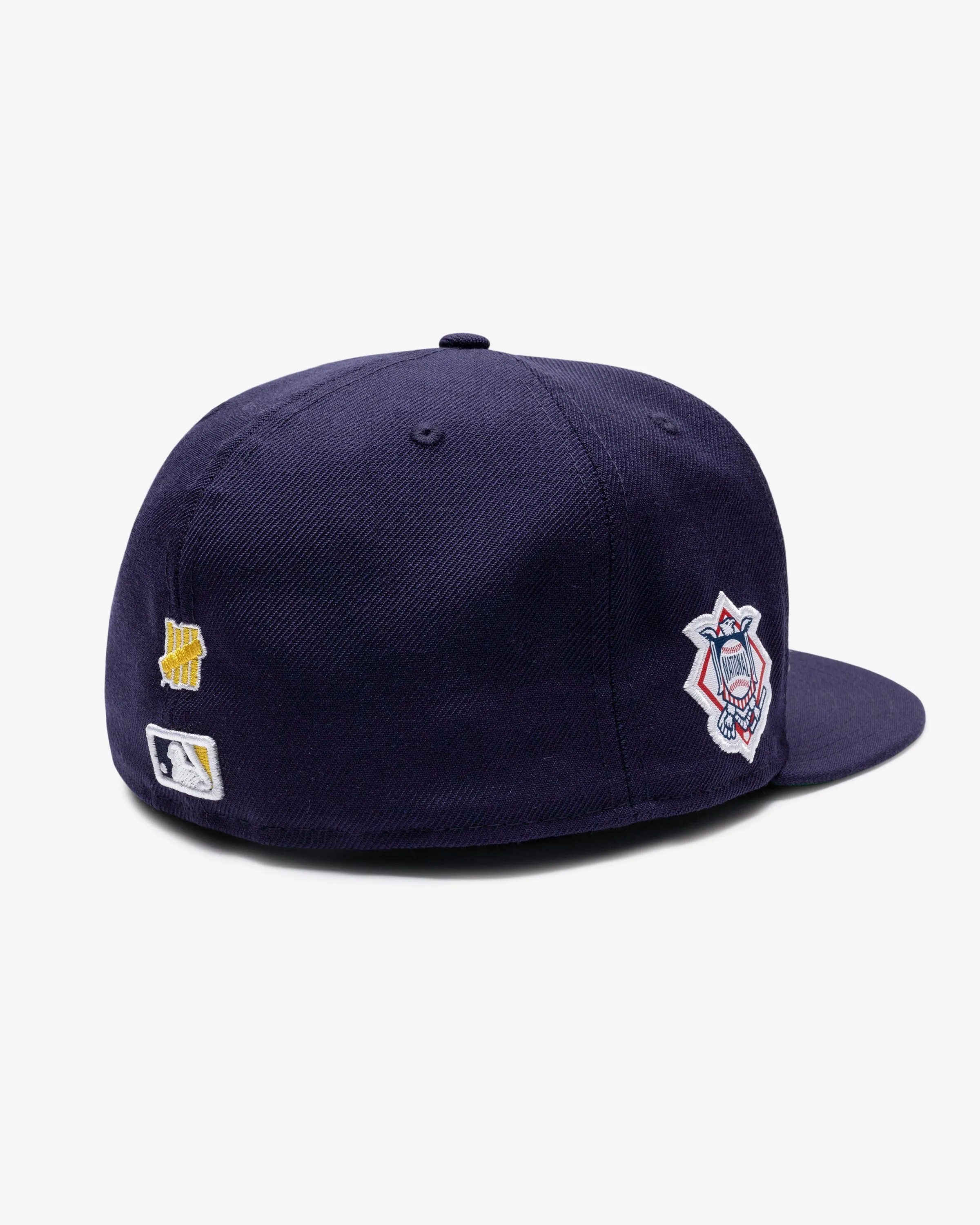UNDEFEATED X NE X MLB FITTED - MILWAUKEE BREWERS