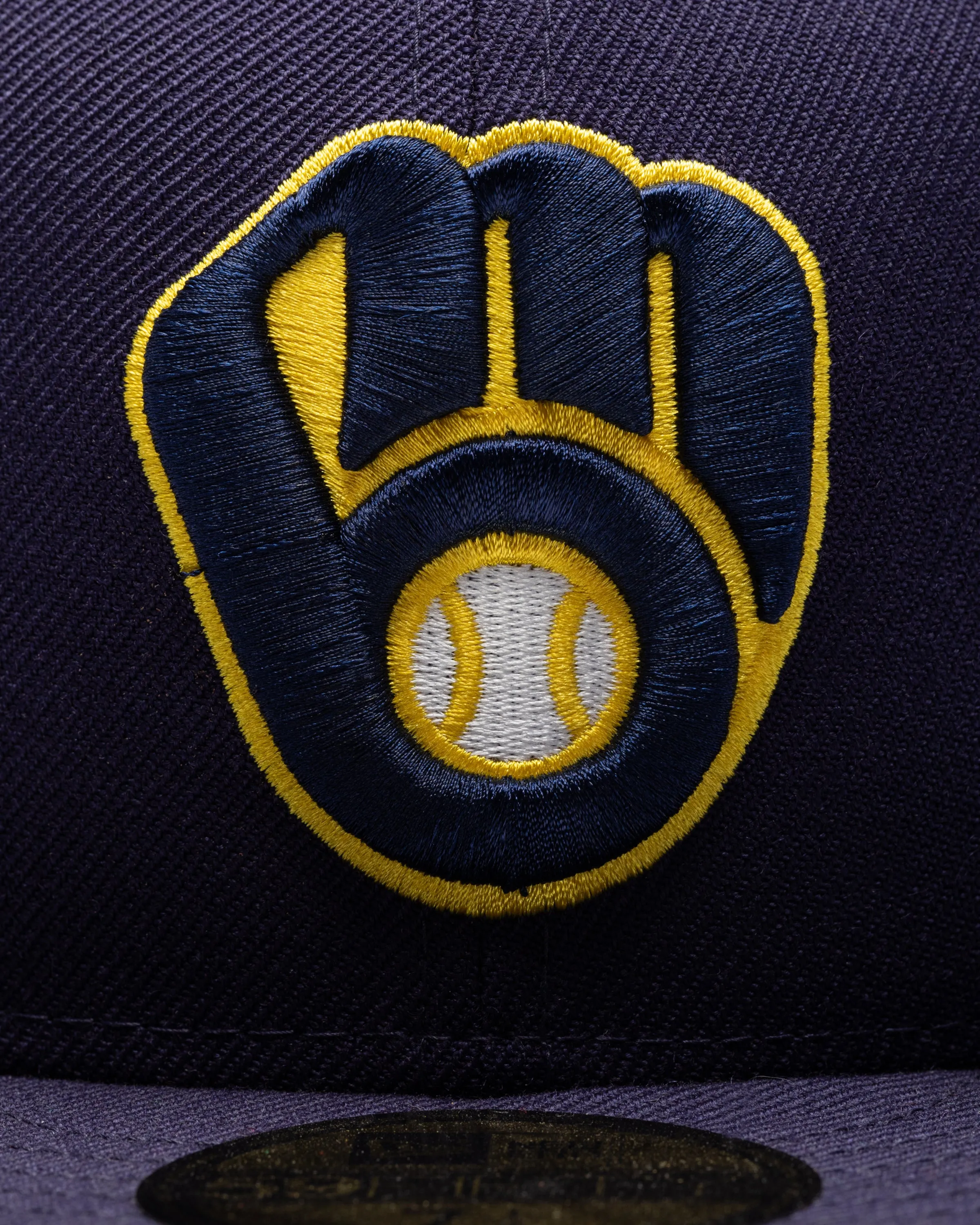 UNDEFEATED X NE X MLB FITTED - MILWAUKEE BREWERS