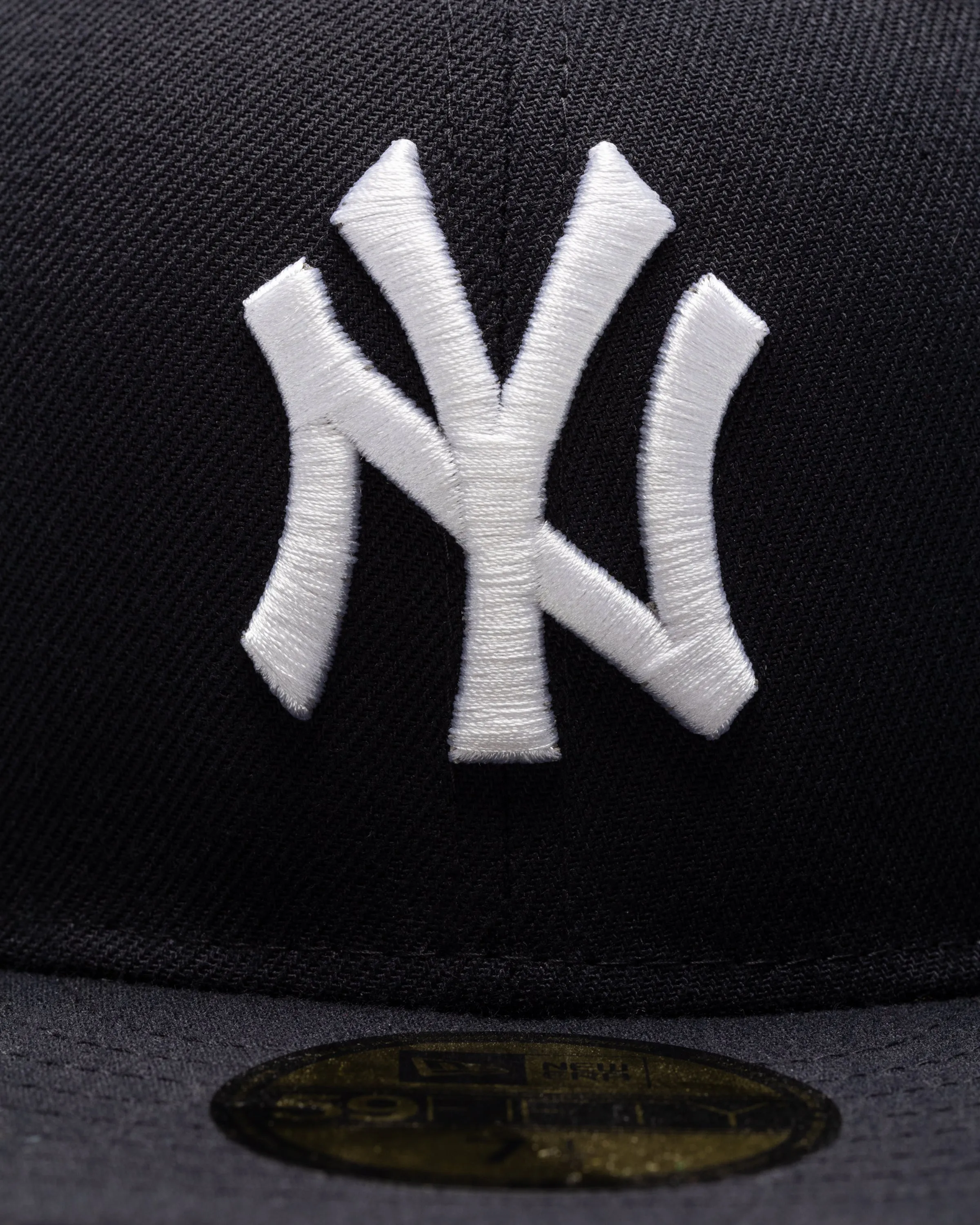 UNDEFEATED X NE X MLB FITTED - NEW YORK YANKEES